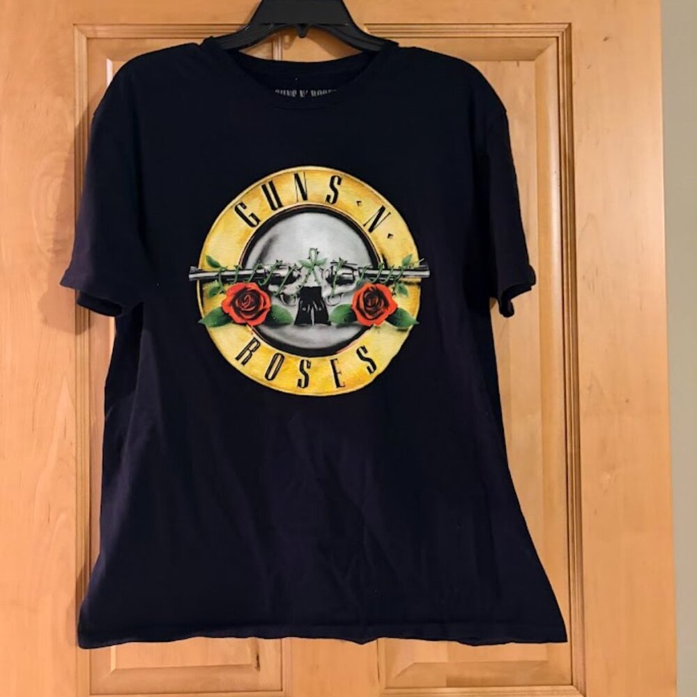 Guns & Roses Graphic T-Shirt Size L